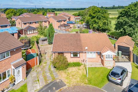 2 bedroom semi-detached bungalow for sale, Chedworth Drive, Widnes WA8