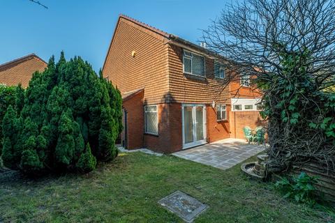 1 bedroom end of terrace house for sale, Course Park Crescent, Fareham, Hampshire. PO14 4DW