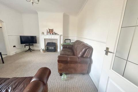 2 bedroom ground floor flat for sale, Elmcroft Road, Forest Hall, Newcastle upon Tyne, Tyne and Wear, NE12 9LJ