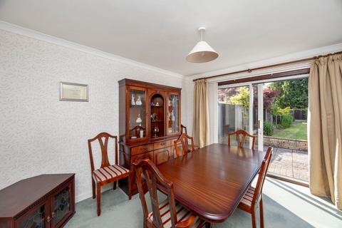 3 bedroom semi-detached house for sale, Woodside Crescent, Horley RH6