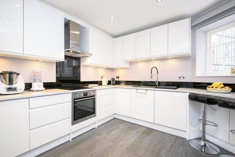 3 bedroom flat for sale, Eton Avenue, Belsize Park