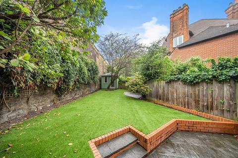 3 bedroom flat for sale, Eton Avenue, Belsize Park