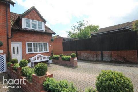 2 bedroom end of terrace house for sale, The Avenue, Liphook