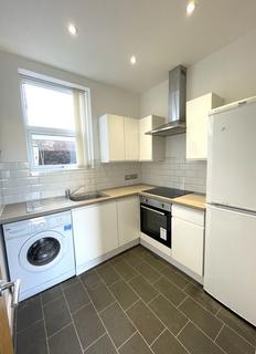 2 bedroom flat to rent, 25 Warwick Drive, Wallasey CH45