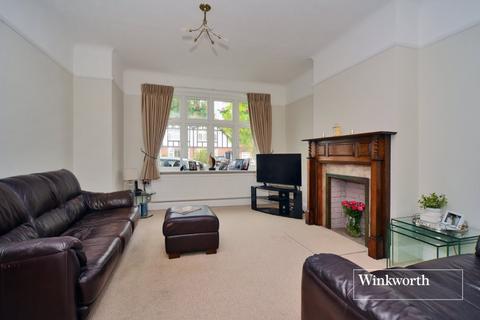 111 Oaks Avenue, Worcester Park, KT4 8XG