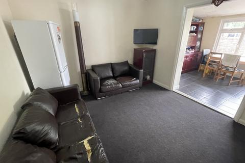 3 bedroom end of terrace house for sale, 177 Waye Avenue, TW5 9SH