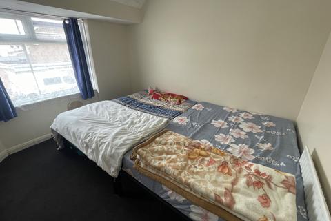 177 Waye Avenue, Hounslow, TW5 9SH