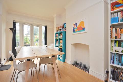 3 bedroom terraced house to rent, Lescombe Close Forest Hill SE23