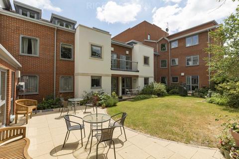 2 bedroom retirement property for sale, Oatlands Avenue, Weybridge KT13