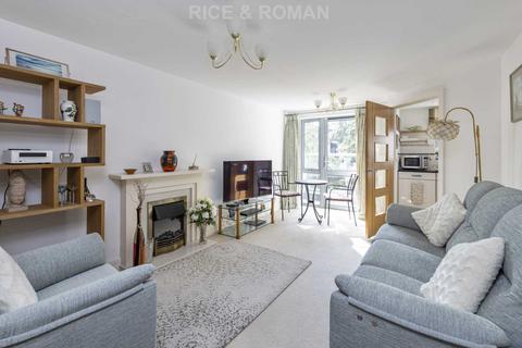 2 bedroom retirement property for sale, Oatlands Avenue, Weybridge KT13