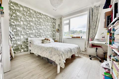 69 Cheam Road, Broadstone, BH18 9HB