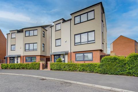 5 bedroom detached house for sale, Elford Avenue, Great Park, Gosforth