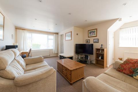 3 bedroom semi-detached house for sale, Kentmere Avenue, Ramsgate, CT11