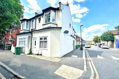 2 bedroom flat for sale, Chadwin Road, London, E13