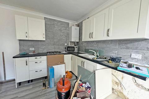 2 bedroom flat for sale, Chadwin Road, London, E13