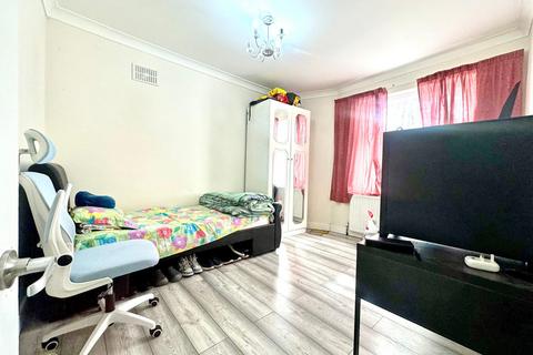 undefined, Chadwin Road, London, E13