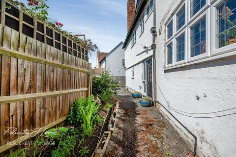 Flat C, 1 Downman Road, London, SE9 6RD