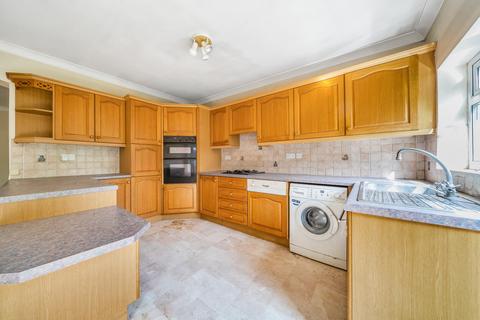 18 Sutton Close, Pinner, HA5 2JX