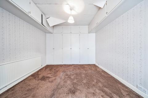 18 Sutton Close, Pinner, HA5 2JX