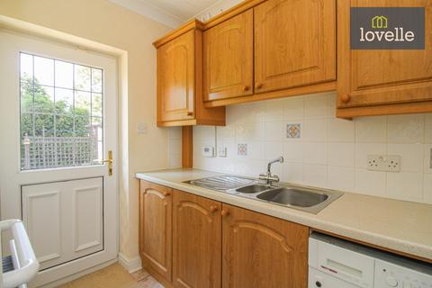 10 Camargue Avenue, Waltham, Grimsby, DN37 0PA