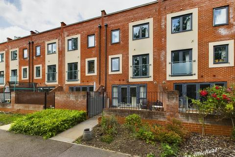 4 bedroom townhouse for sale, Provis Wharf, AYLESBURY, HP20 1AQ