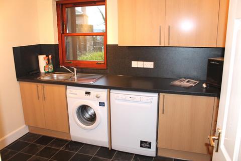 3 bedroom flat to rent, Roseangle Court, Dundee, DD1
