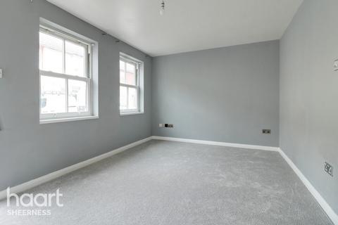 3 bedroom terraced house for sale, James Street, Sheerness