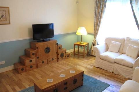 2 bedroom flat to rent, Hopetoun Street, Edinburgh, EH7