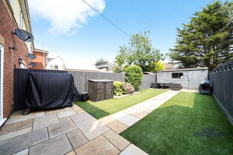 3 bedroom end of terrace house for sale, Candover Road, Hornchurch, Essex, RM12