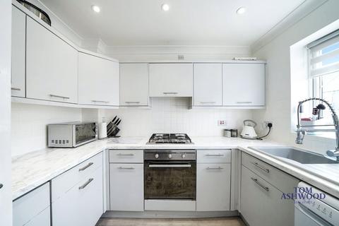 5 Candover Road, Hornchurch, RM12 4TY