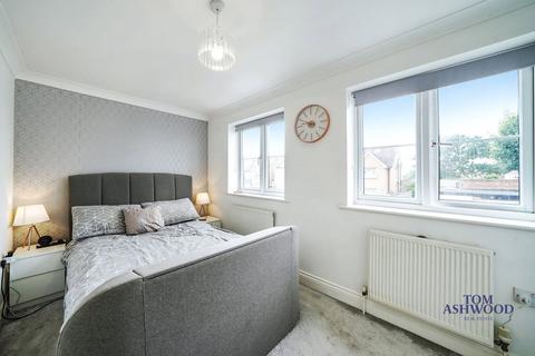 5 Candover Road, Hornchurch, RM12 4TY