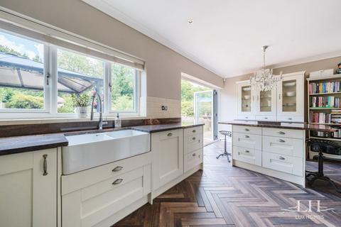 6 bedroom detached bungalow for sale, Ongar Road, Brentwood