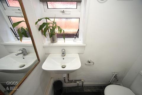 17 Alton Road, Luton, LU1 3NS