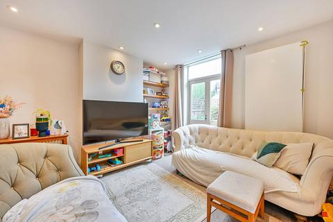 2 bedroom flat for sale, Southfield Road, Chiswick, London, W4