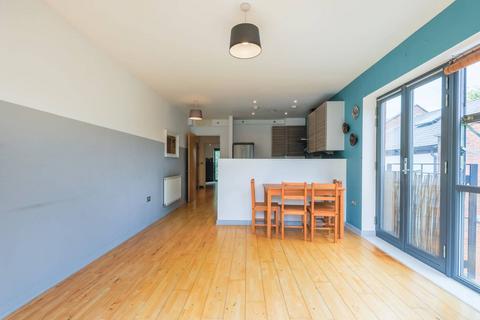 1 bedroom flat for sale, LEVERTON CLOSE, Muswell Hill, London, N22