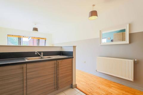 35 Leverton Close, London, N22 7BT