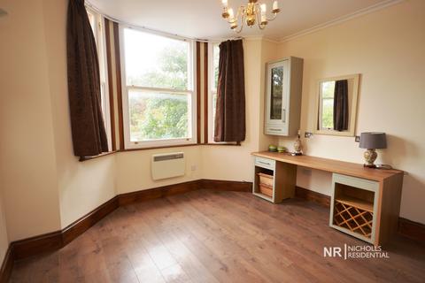 4 bedroom flat to rent, Worple Road, Epsom, Surrey. KT18