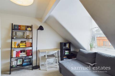 1 bedroom flat for sale, Balham High Road, London, SW12