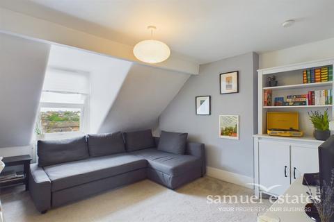 1 bedroom flat for sale, Balham High Road, London, SW12