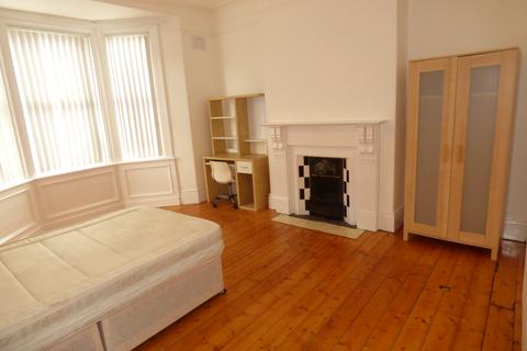 2 bedroom flat to rent, Rokeby Terrace, Heaton