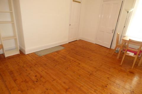 2 bedroom flat to rent, Rokeby Terrace, Heaton