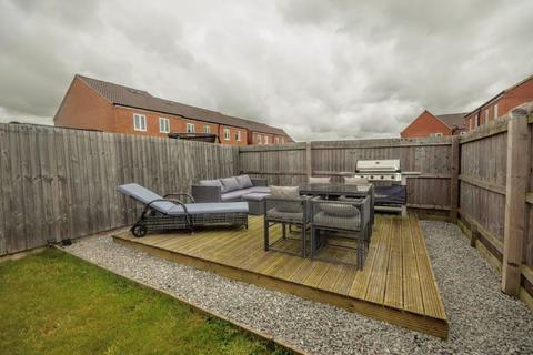 2 bedroom end of terrace house for sale, Albatross Way, Louth LN11