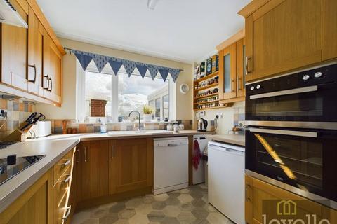 3 bedroom detached bungalow for sale, Main Road , Withern LN13