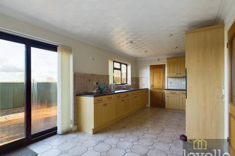 2 bedroom detached bungalow for sale, St Francis gardens, Sutton on Sea LN12