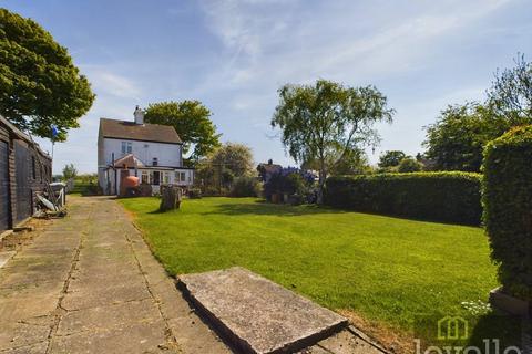 3 bedroom detached house for sale, Station Road, Theddlethorpe LN12