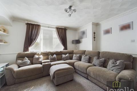 4 bedroom end of terrace house for sale, Tennyson Avenue, Mablethorpe LN12