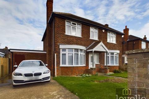 4 bedroom detached house for sale, Wellington Road, Mablethorpe LN12