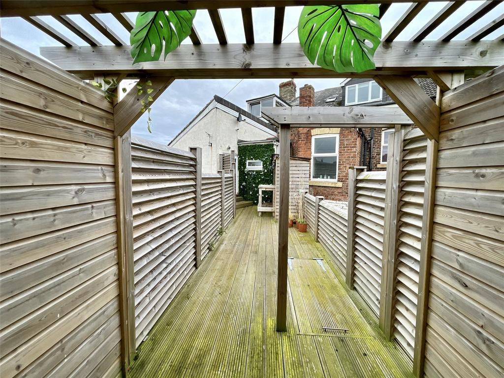 Reara Courtyard