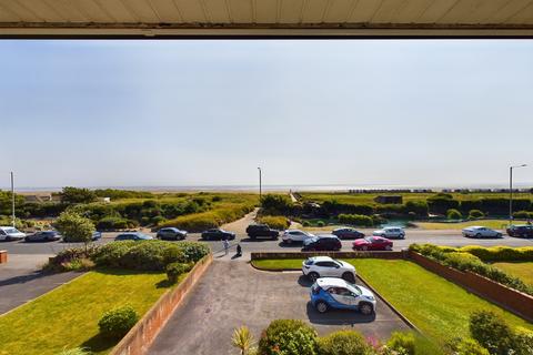 2 bedroom apartment for sale, Alpine Lodge, 85 South Promenade, Lytham St. Annes, FY8