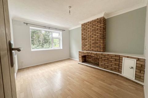 1 bedroom flat to rent, Chilton Court, Belstead Avenue, Suffolk